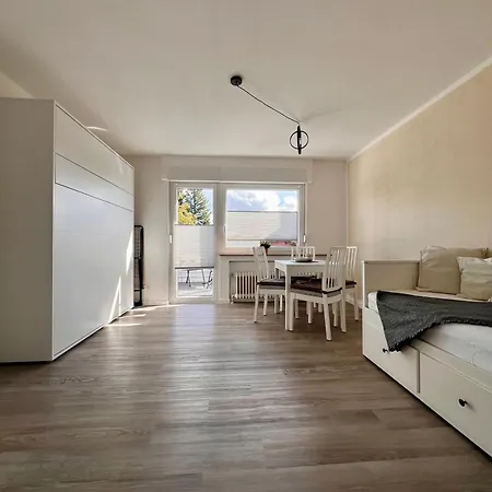 Modernes Westerwaldsteig Mit Balkon Und Klima *